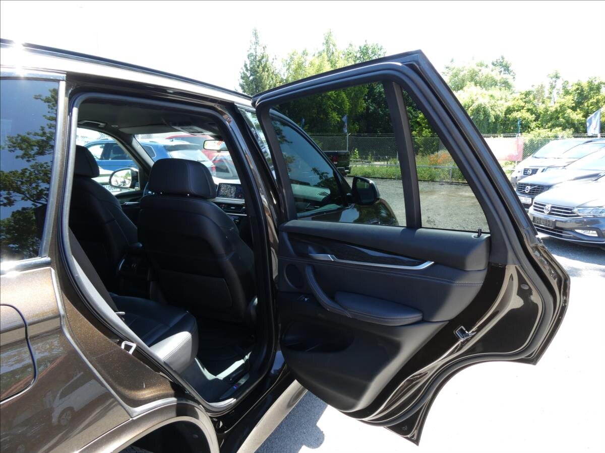 BMW X5 SUV 3,0 l 280 kw