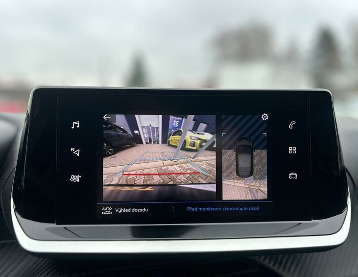 Peugeot 208 Hatchback 1,2 l 74 kw