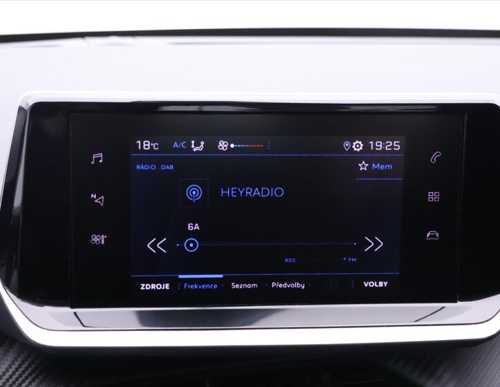 Peugeot 208 Hatchback 1,2 l 74 kw