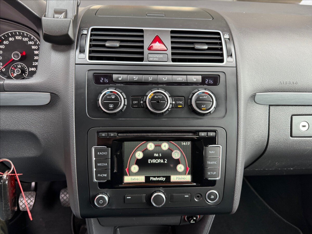 Volkswagen Touran Kombi 1,2 l 77 kw