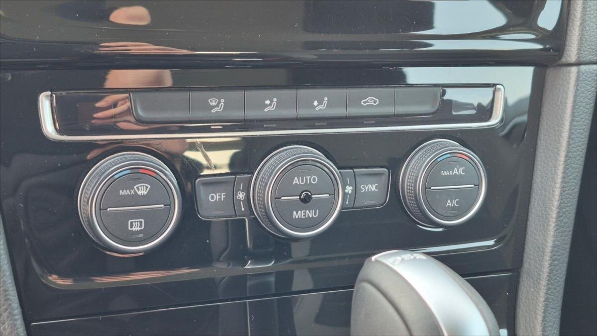 Volkswagen Golf Kombi 1,6 l 77 kw