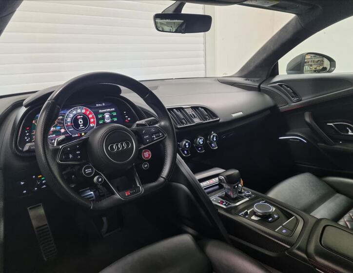 Audi R8 15