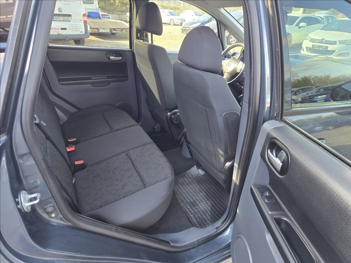 Mitsubishi Colt Hatchback 1,1 l 55 kw