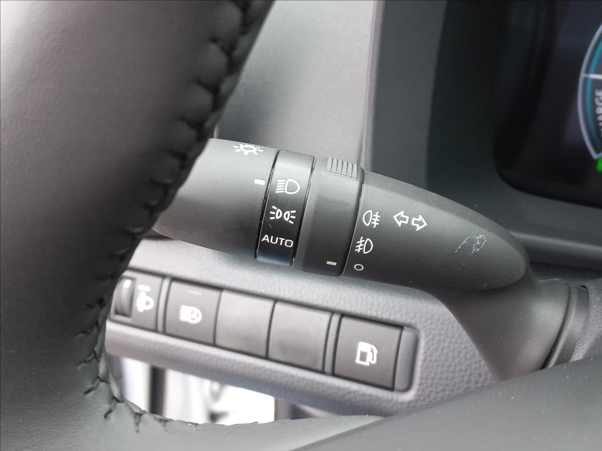 Toyota C-HR CUV / Crossover 1,8 l 0