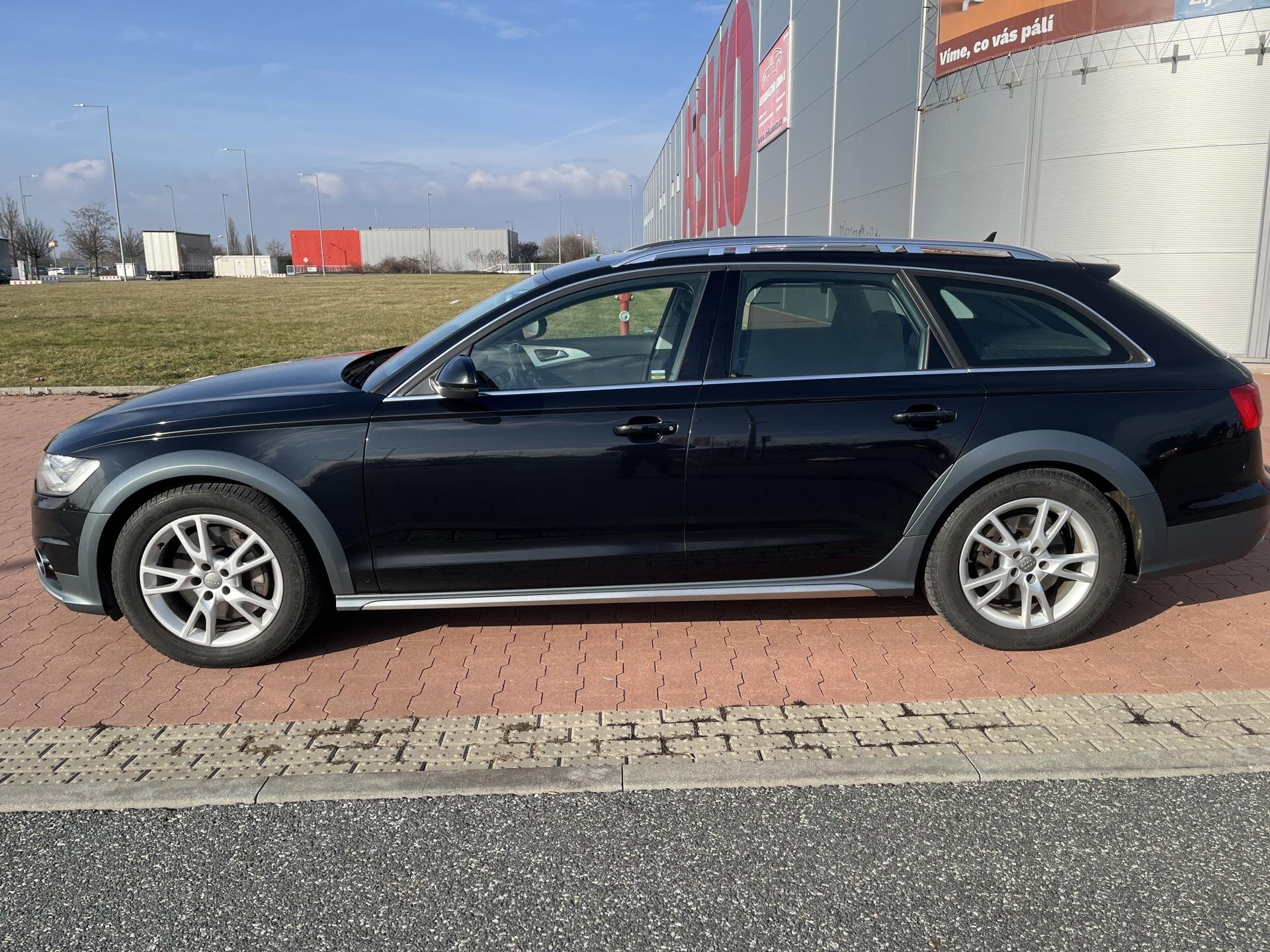 Audi A6 Allroad Kombi 3,0 l 230 kw