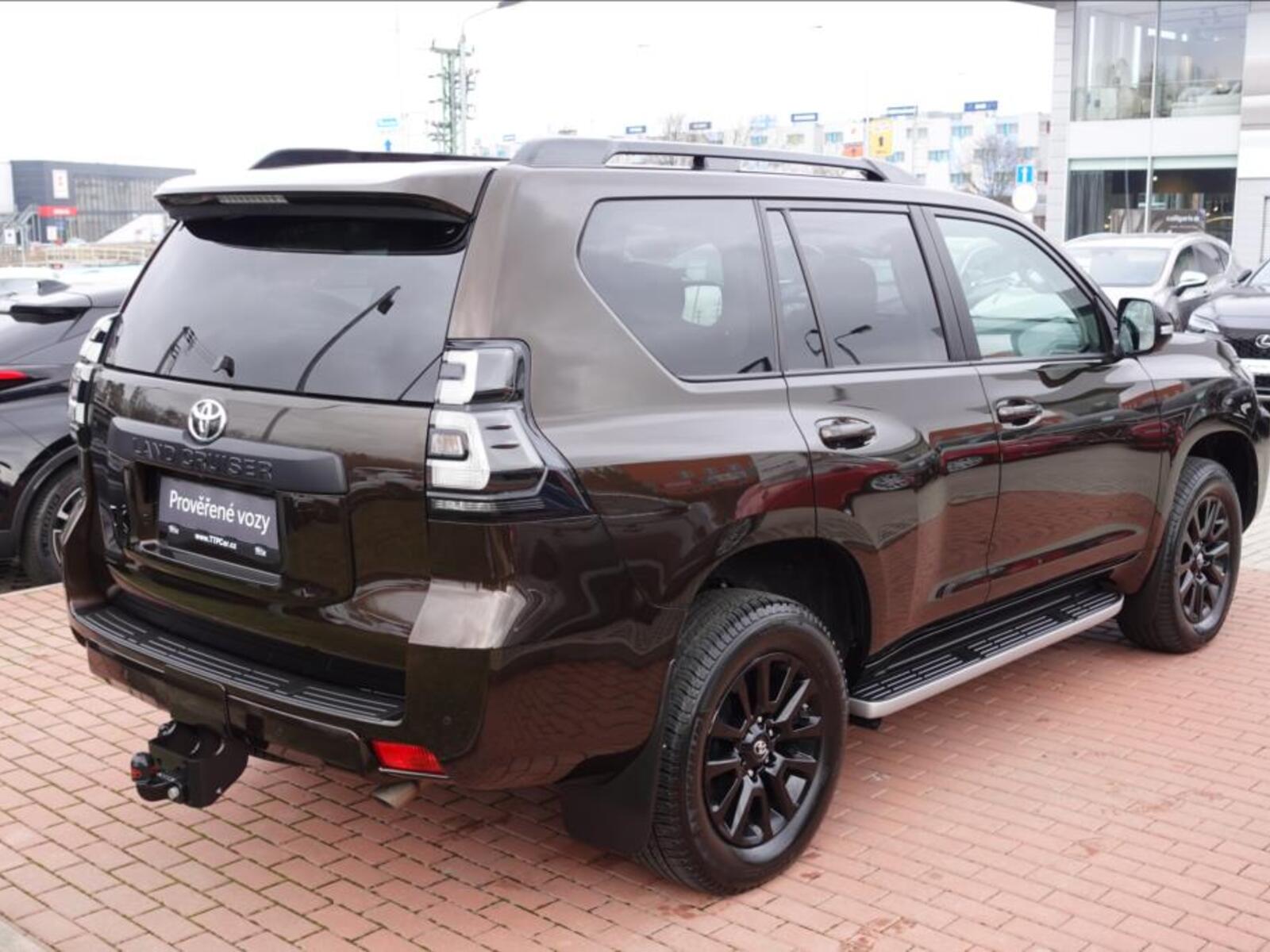 Toyota Land Cruiser 4