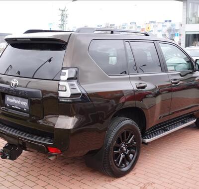 Toyota Land Cruiser 4