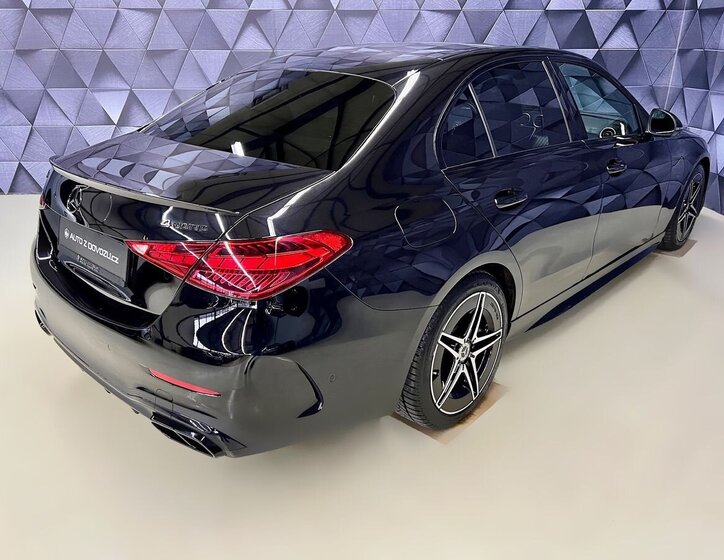 Mercedes-Benz Třídy C Sedan 2,0 l 190 kw