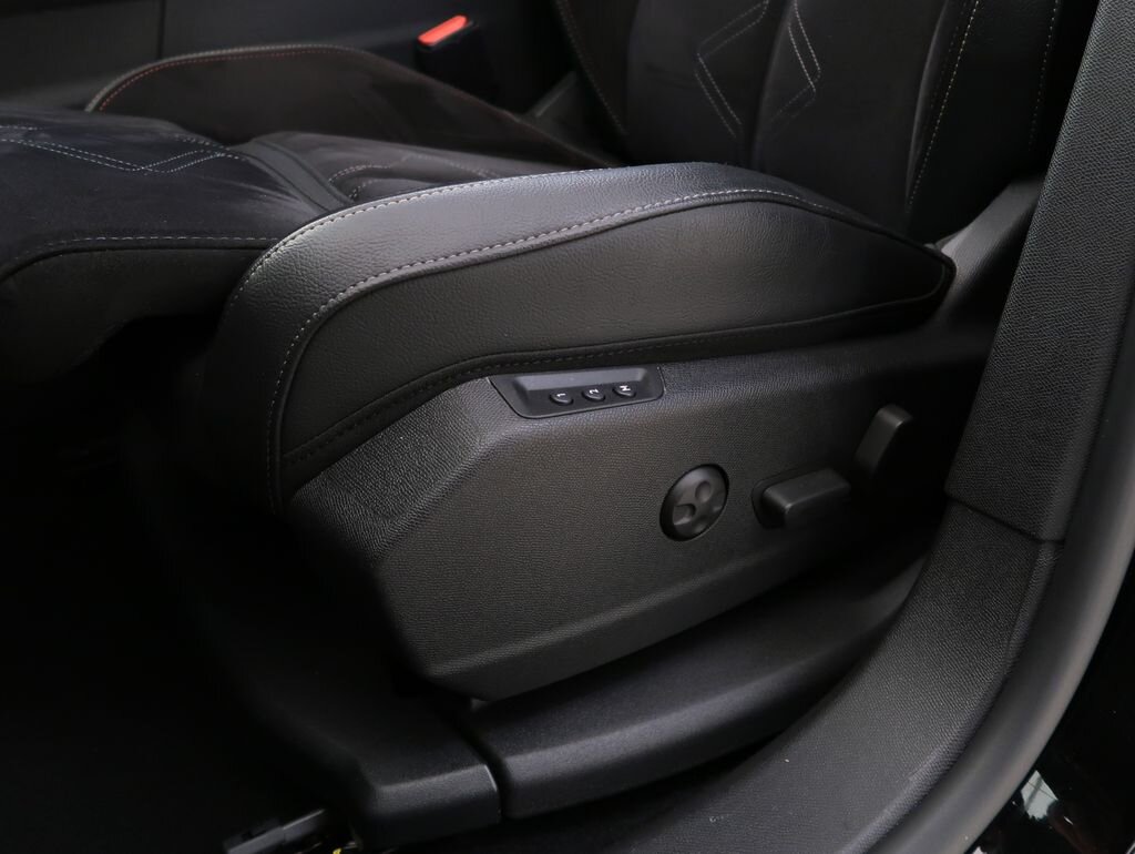 DS Automobiles DS7 Crossback SUV / Terénní 1,6 l 147 kw