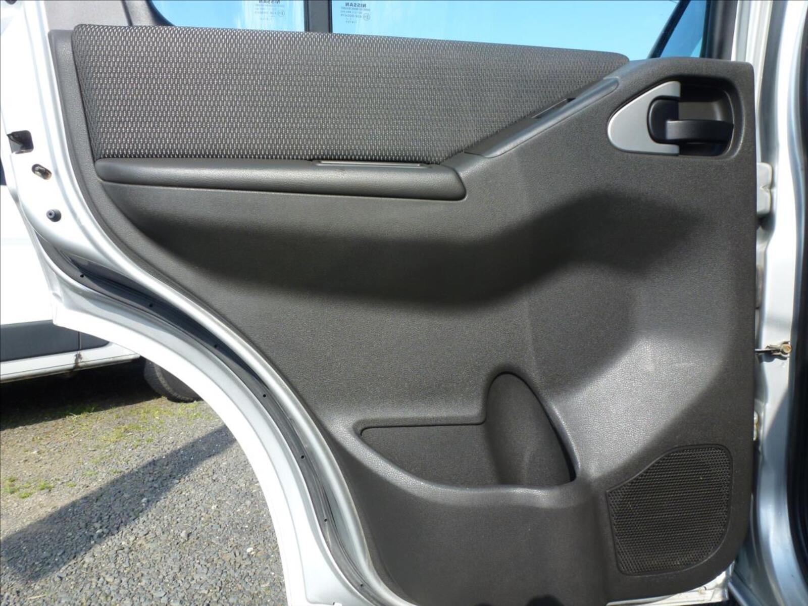 Nissan Pathfinder 16