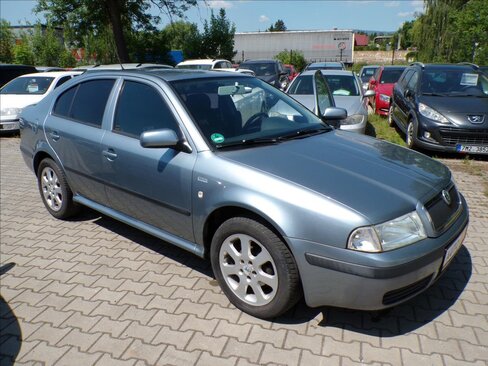 Škoda Octavia Sedan / Limuzína 1,6 l 75 kw