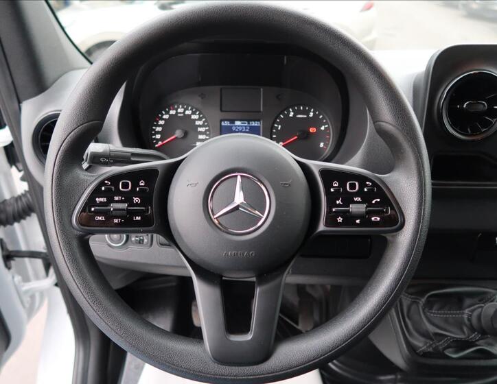 Mercedes-Benz Sprinter 16