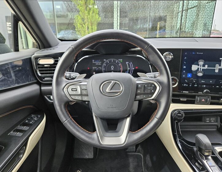 Lexus NX 450h plus SUV / Terénní 2,5 l 227 kw