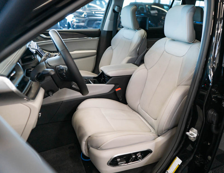 Jeep Grand Cherokee 16