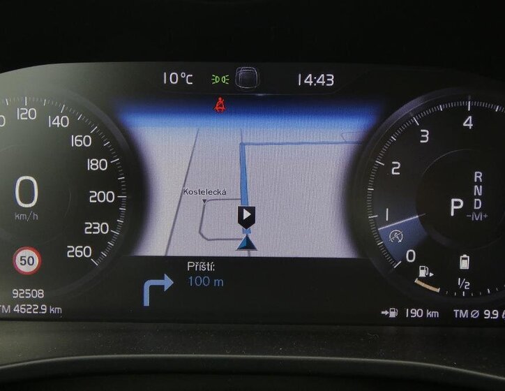 Volvo XC40 SUV / Terénní 2,0 l 145 kw