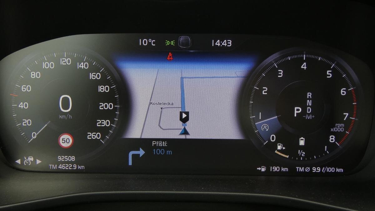 Volvo XC40 SUV / Terénní 2,0 l 145 kw