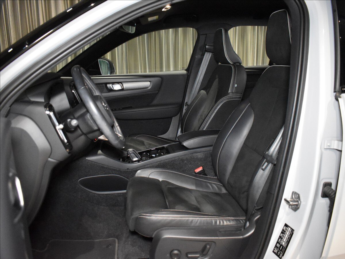 Volvo XC40 SUV 2,0 l 145 kw