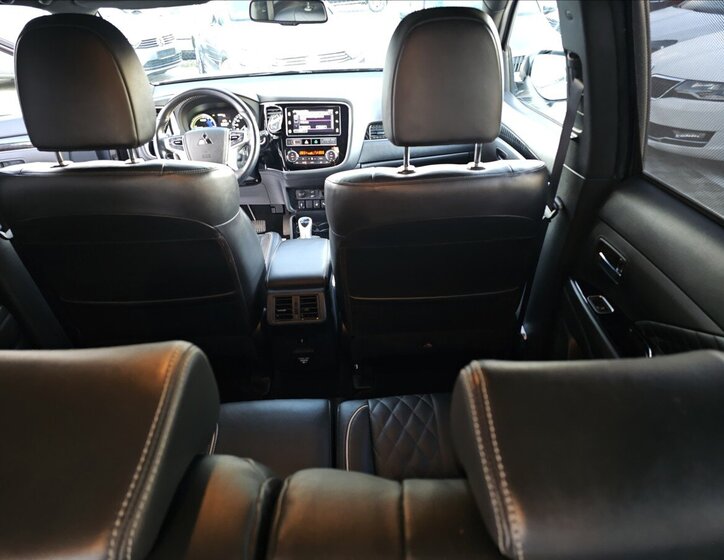 Mitsubishi Outlander 36