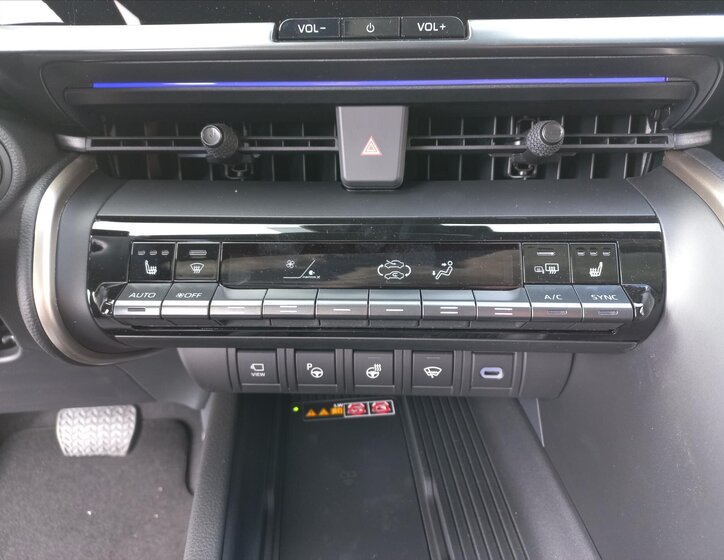 Toyota C-HR CUV / Crossover 1,8 l 72 kw