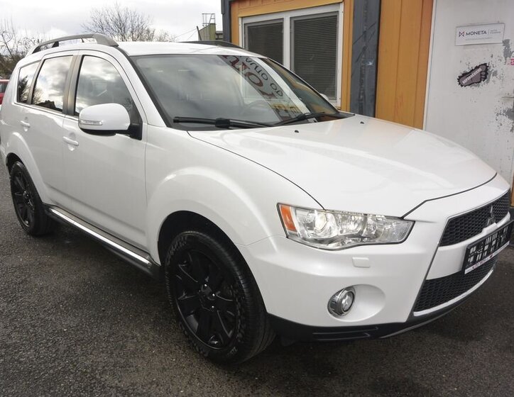 Mitsubishi Outlander SUV 2,3 l 130 kw