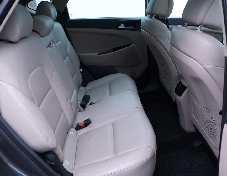 Hyundai Tucson SUV 2,0 l 136 kw