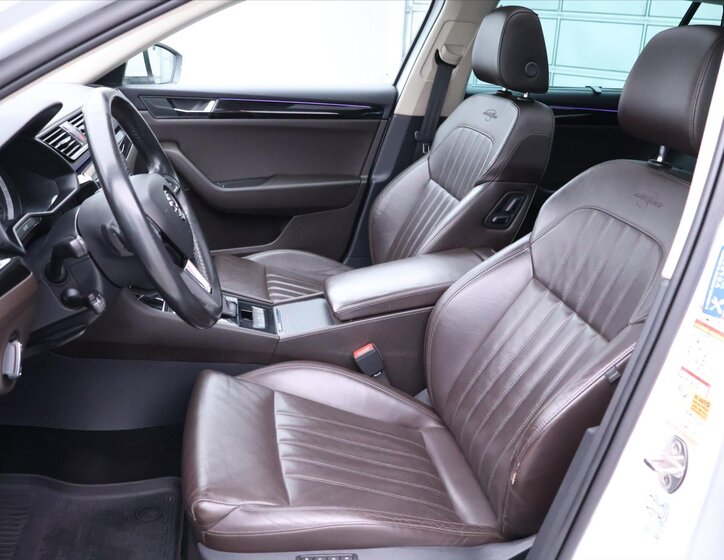 Škoda Superb Kombi 2,0 l 140 kw