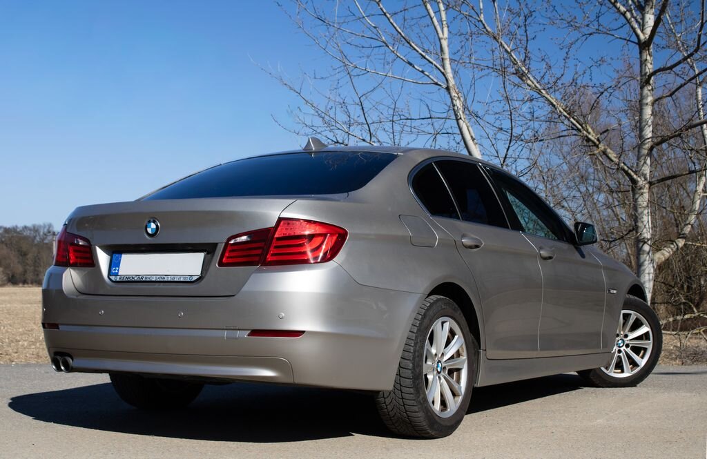 BMW Řada 5 Sedan / Limuzína 2,0 l 120 kw