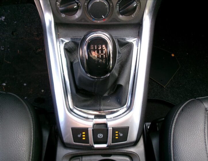 Opel Antara SUV 2,2 l 120 kw