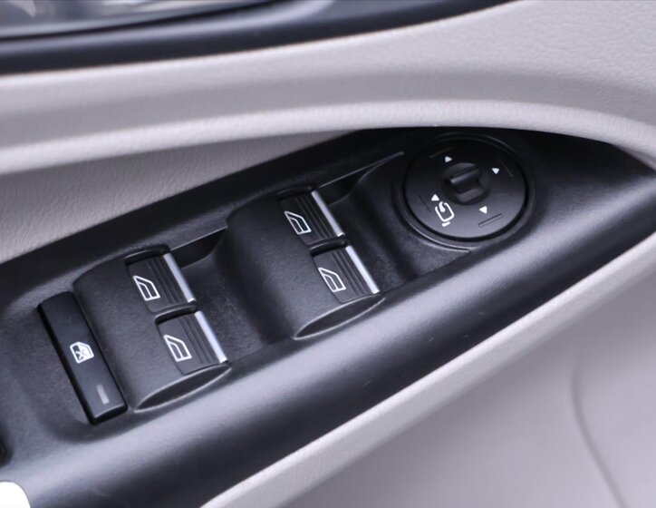 Ford Tourneo Connect Kombi 1,5 l 88 kw