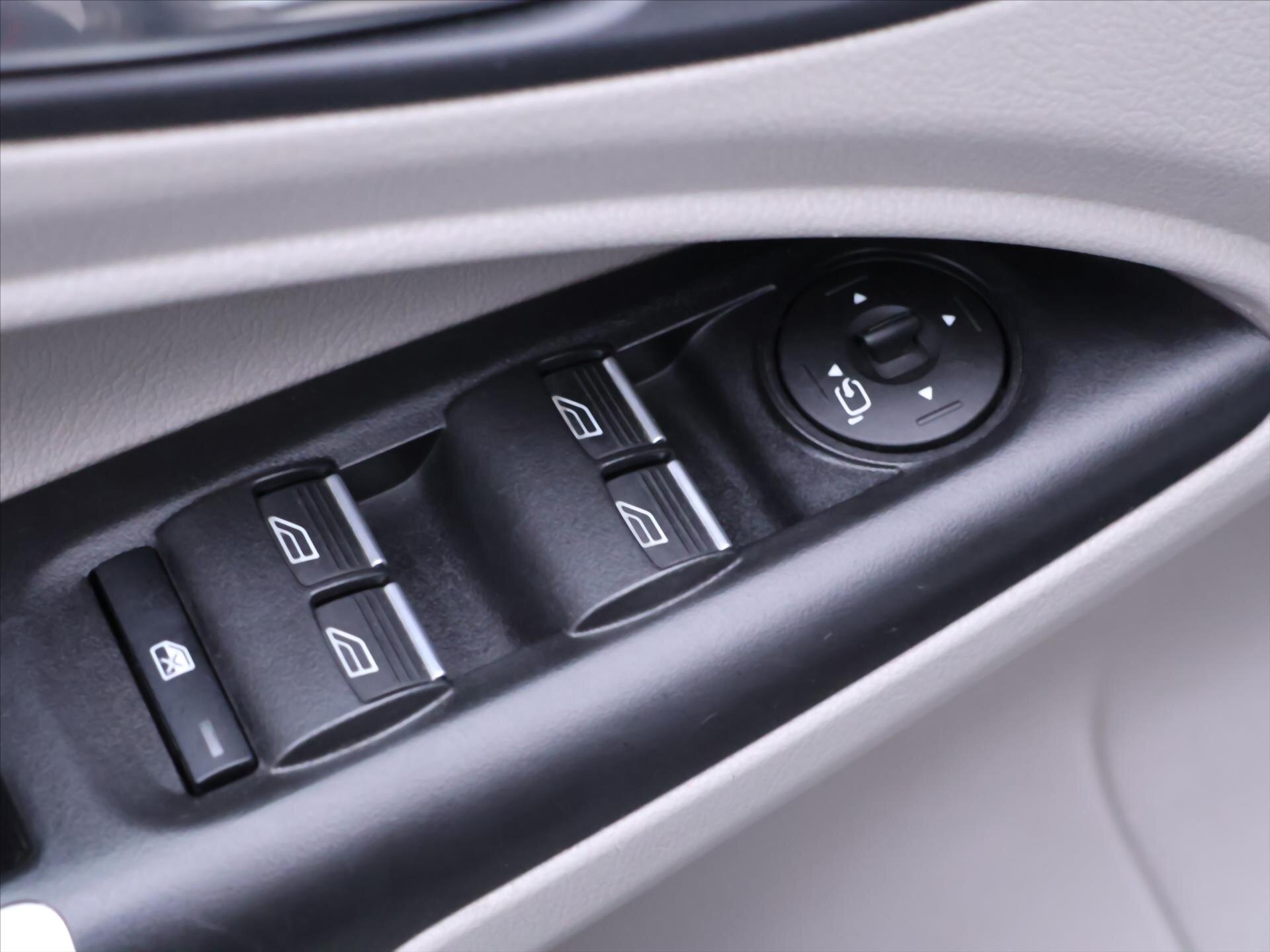 Ford Tourneo Connect Kombi 1,5 l 88 kw