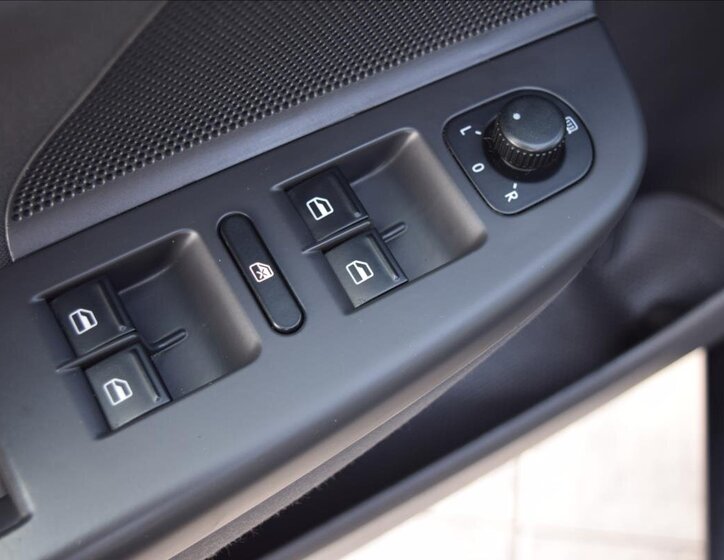 Volkswagen Golf Kombi 1,6 l 75 kw