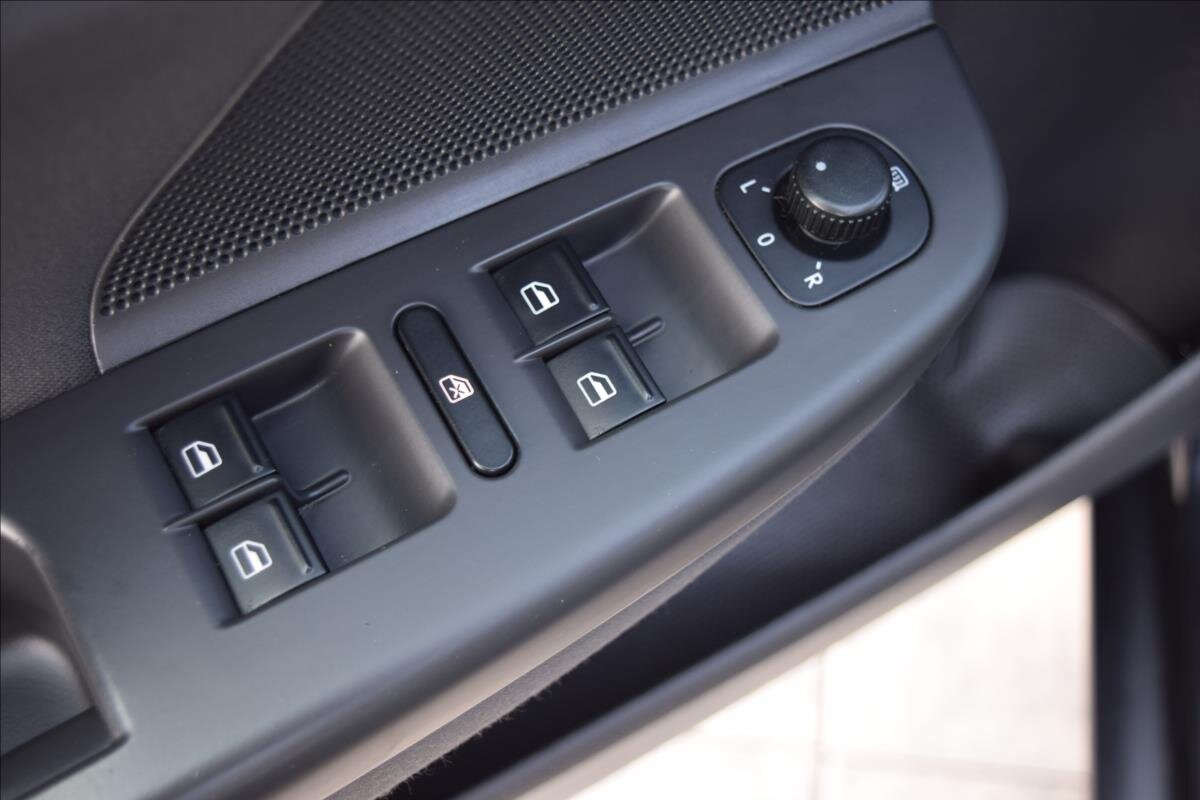 Volkswagen Golf Kombi 1,6 l 75 kw