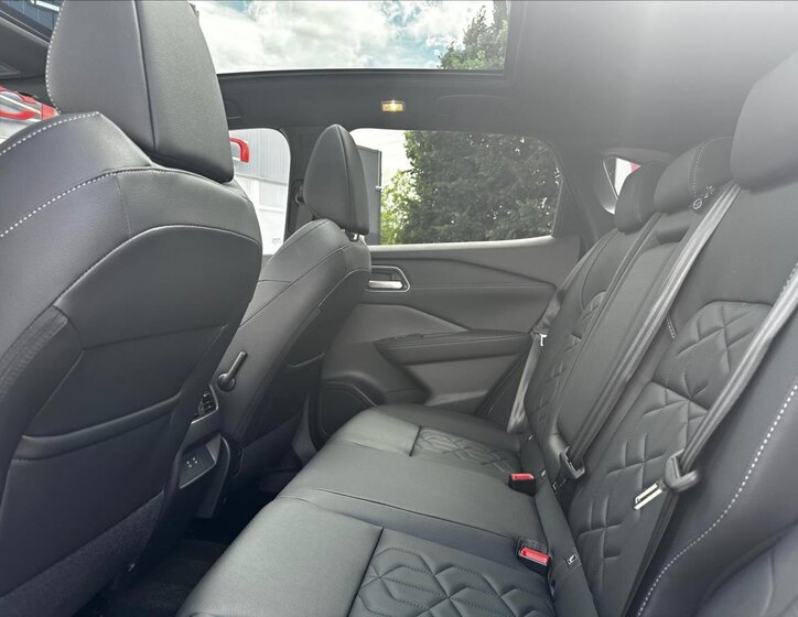 Nissan Qashqai SUV / Terénní 1,3 l 116 kw