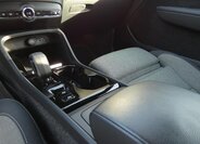 Volvo XC40 SUV / Terénní 2,0 l 120 kw