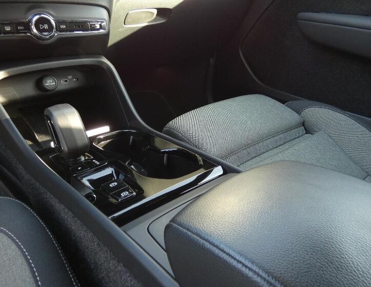 Volvo XC40 SUV / Terénní 2,0 l 120 kw