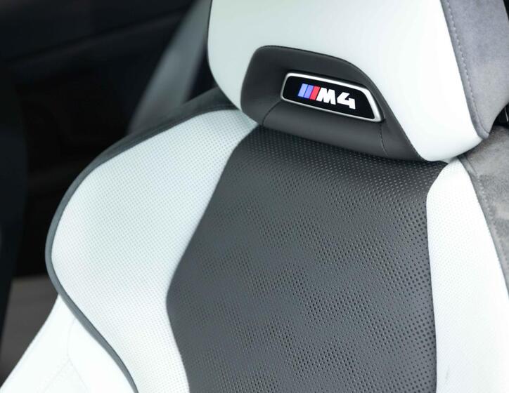 BMW M4 19
