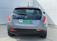 Lancia Delta Hatchback 1,6 l 88 kw