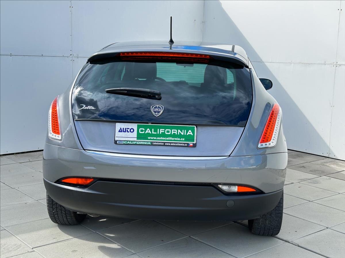 Lancia Delta Hatchback 1,6 l 88 kw