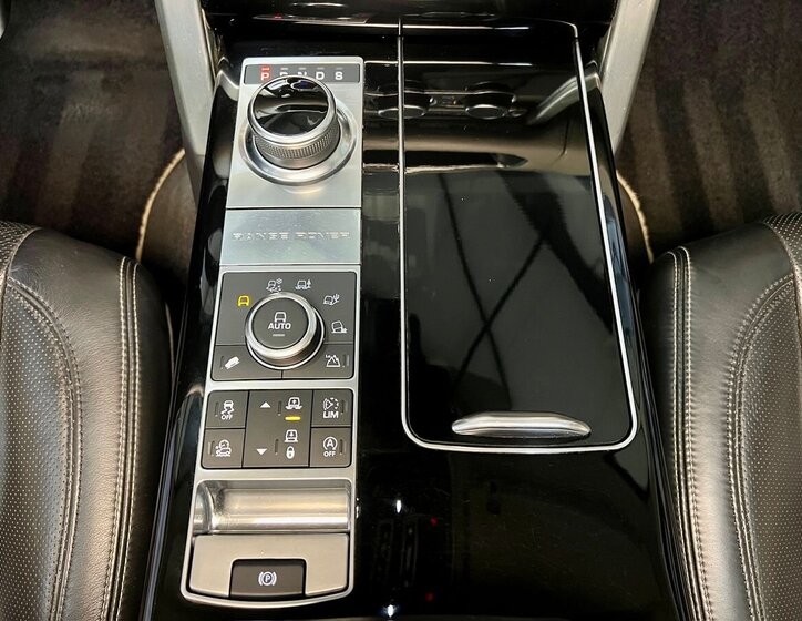 Land Rover Range Rover SUV / Terénní 4,4 l 250 kw