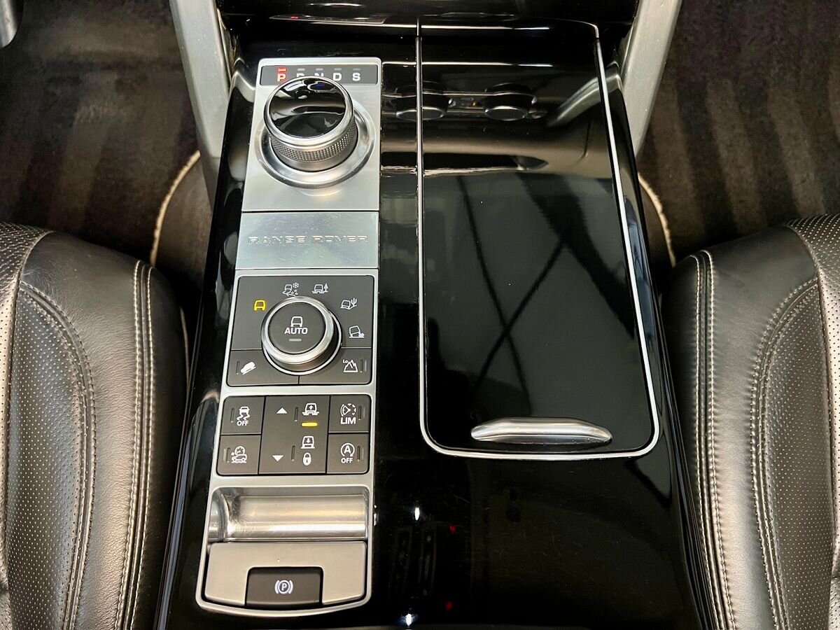 Land Rover Range Rover SUV / Terénní 4,4 l 250 kw