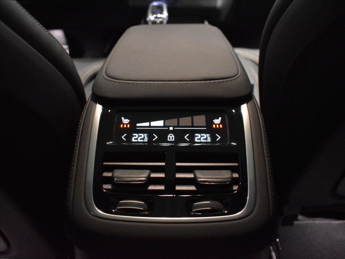 Volvo XC90 SUV / Terénní 2,0 l 228 kw