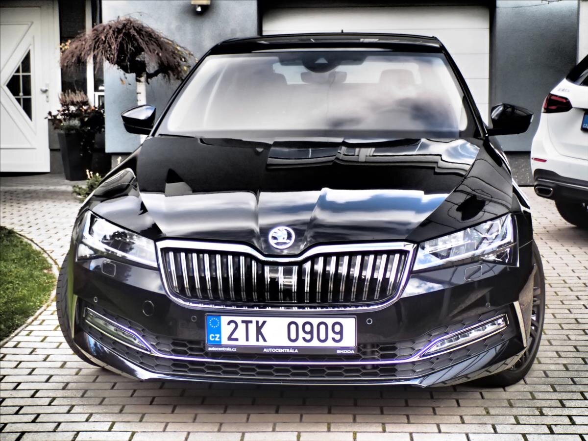 Škoda Superb Sedan / Limuzína 2,0 l 140 kw