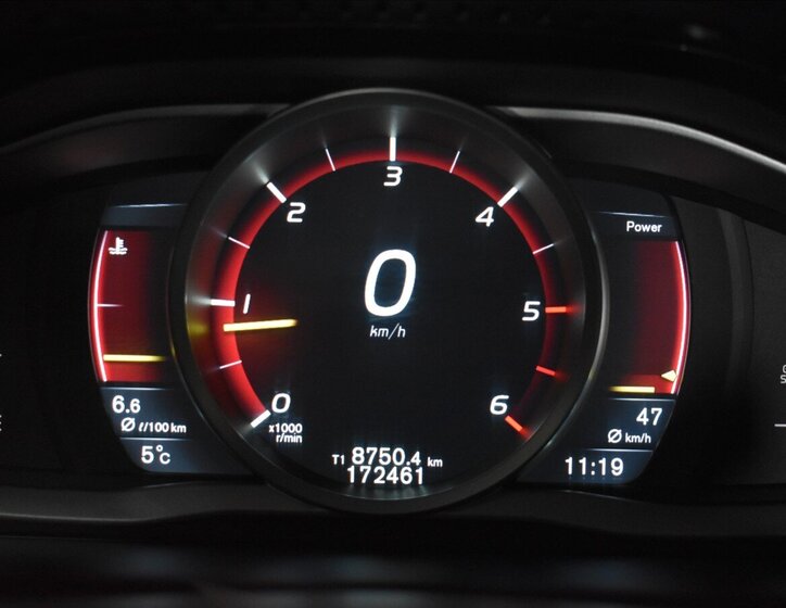 Volvo XC60 SUV / Terénní 2,0 l 100 kw