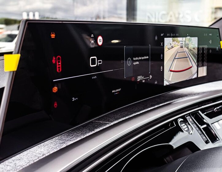 Peugeot 3008 SUV / Terénní 1,2 l 107 kw