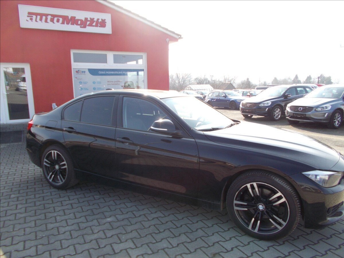 BMW Řada 3 Sedan / Limuzína 2,0 l 135 kw
