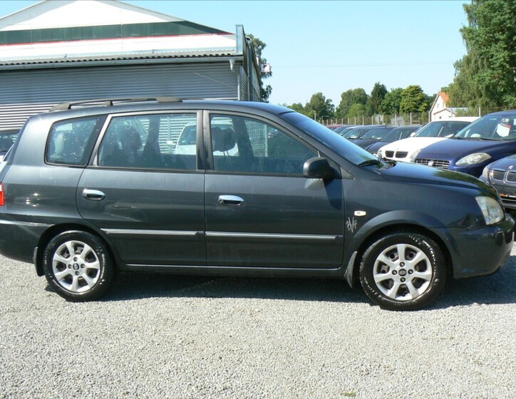 KIA Carens 8