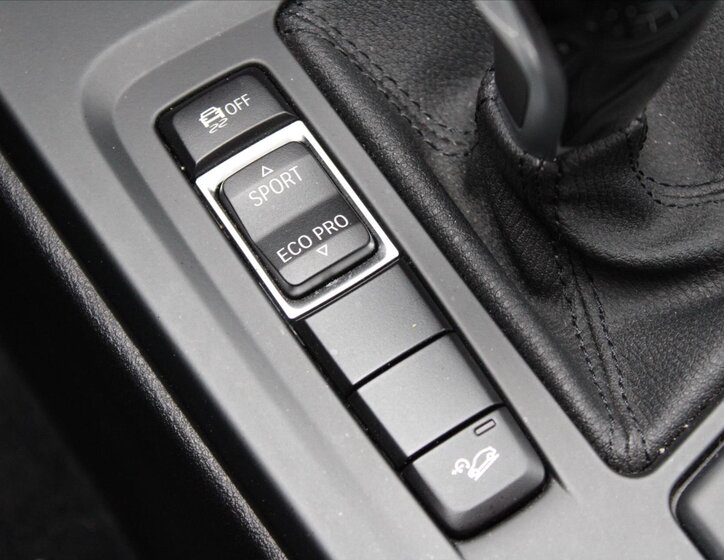 BMW X1 SUV 2,0 l 140 kw