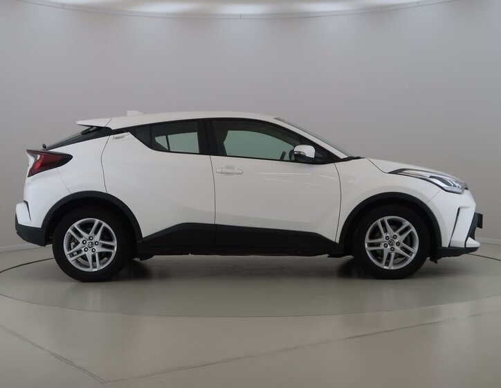 Toyota C-HR 4