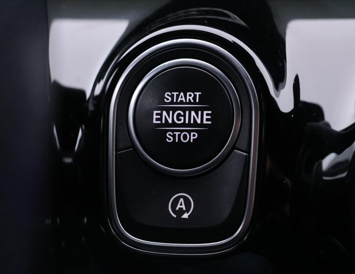 Mercedes-Benz CLA Sedan / Limuzína 2,0 l 140 kw