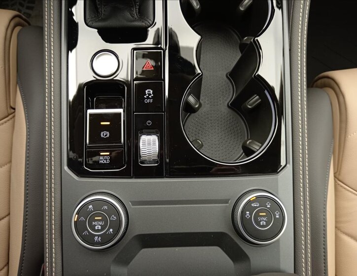 Volkswagen Touareg 16